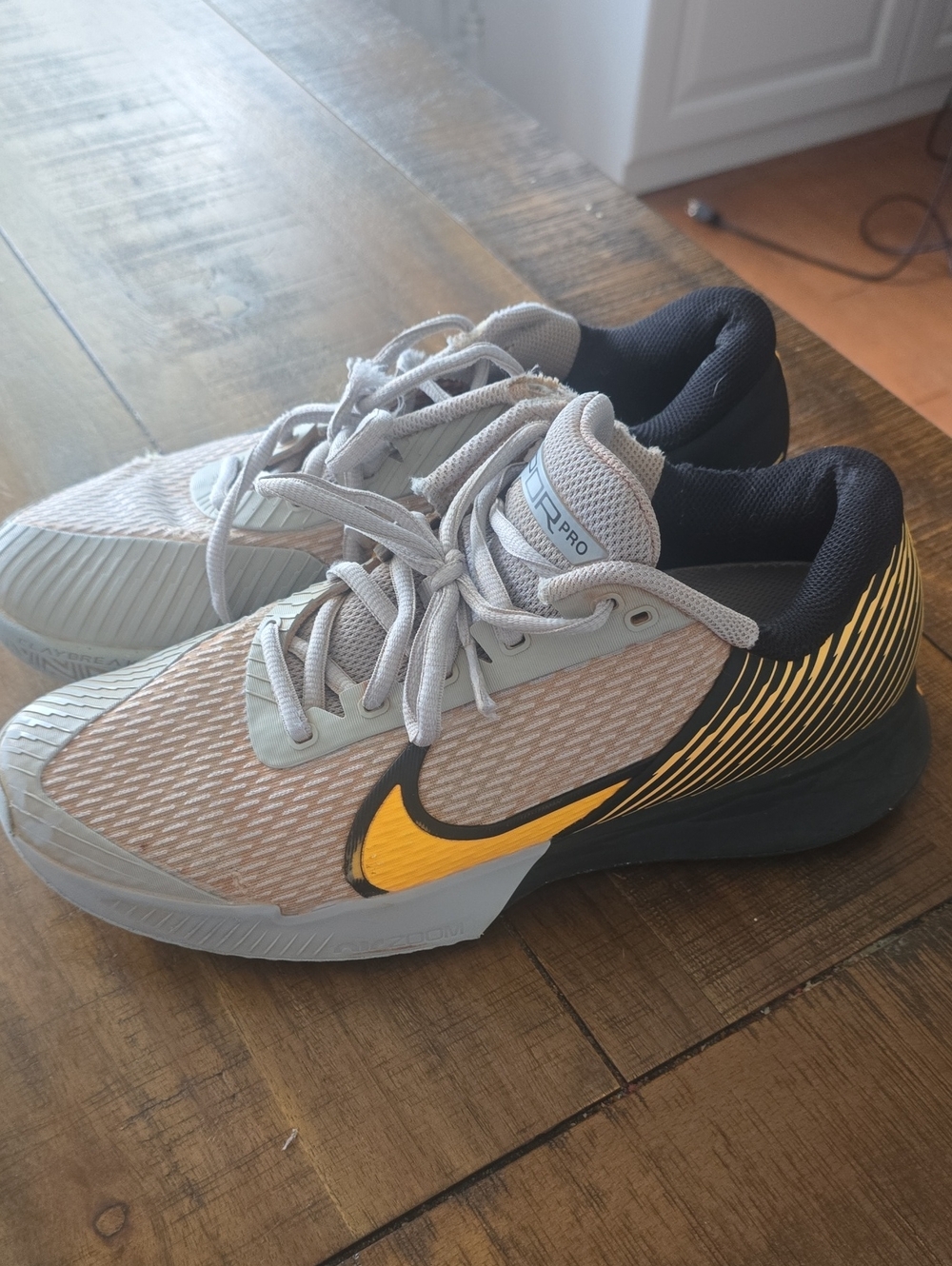 Mens Nike Vapor Pro Tennis Shoes